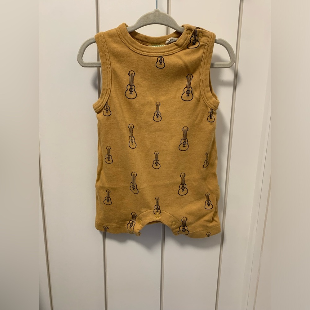 💛2/$30 Parade Guitar Print Baby Romper
